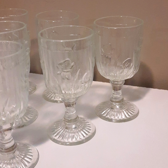 Vintage Iris & Herringbone 3 oz Wine glasses. - Picture 2 of 4